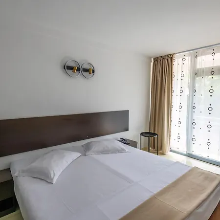 Recif Hotel 3*
