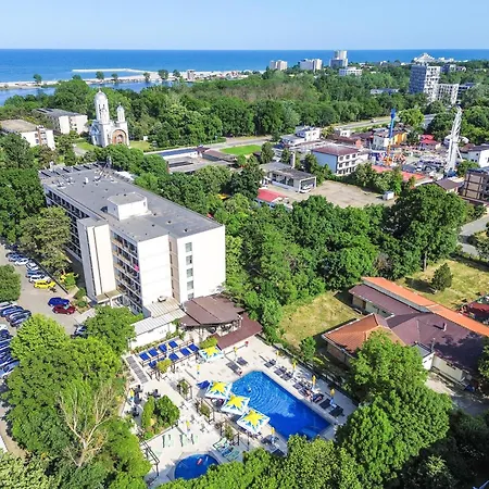 Recif Отель 3*